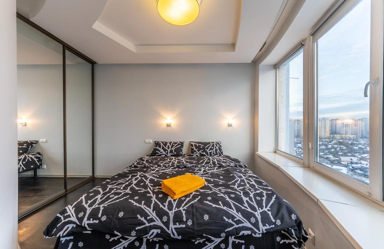 Luxury Apartment, Dniprovska Embankment26, Sokorki キエフ エクステリア 写真