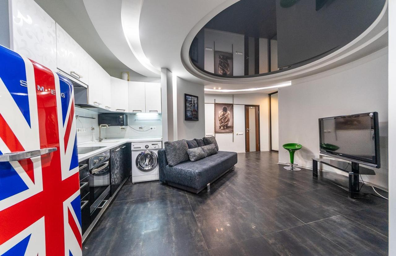 Luxury Apartment, Dniprovska Embankment26, Sokorki キエフ エクステリア 写真